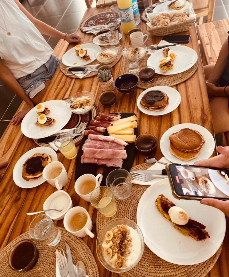 L'Oasis Guesthouse 코토누 외부 사진