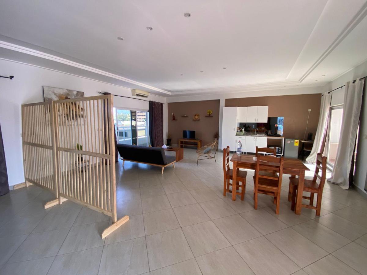 L'Oasis Guesthouse 코토누 외부 사진